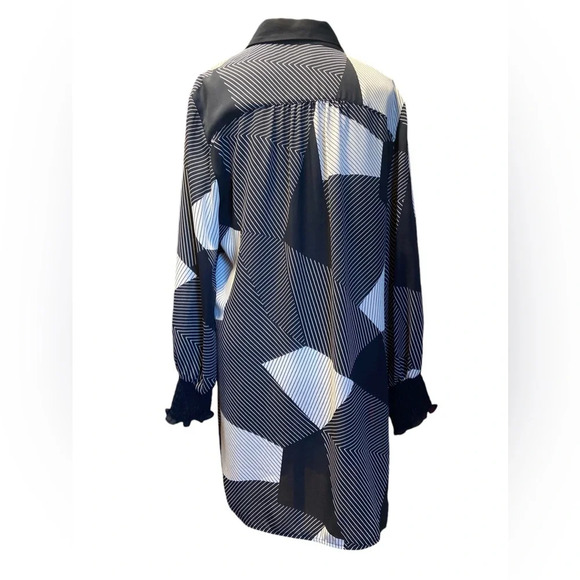 ⚫️ Chicos geometric design black and white tunic size 2 Chicos sizing (12/14) - Picture 4 of 7